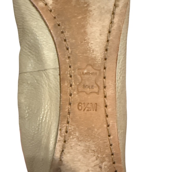 Tory Burch Chic Gray Ballet Flats with Gold Emblem - Picture 5 of 7